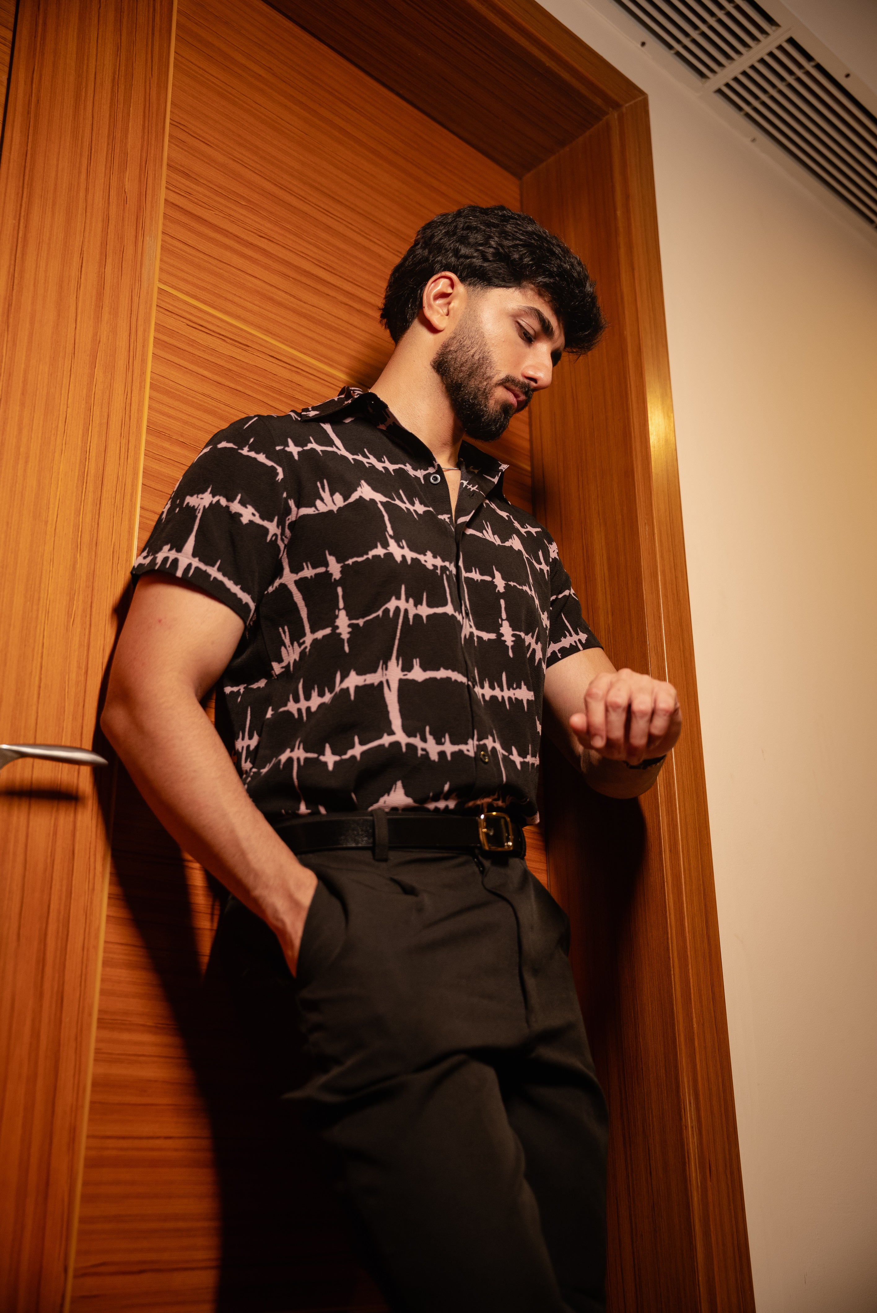 Red line short sleeve shirt